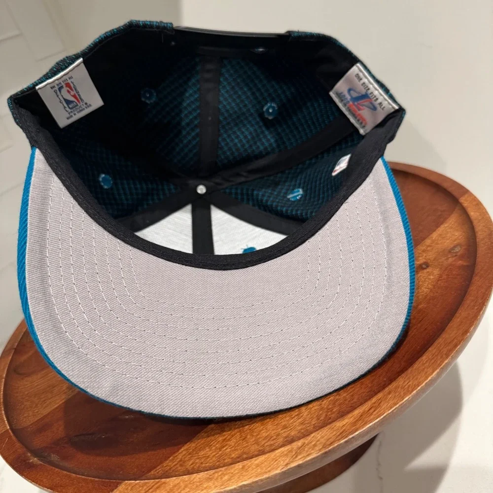 Vintage Logo Athletic Detroit Pistons Snapback Hat NBA Teal Horse Logo NWT 90s